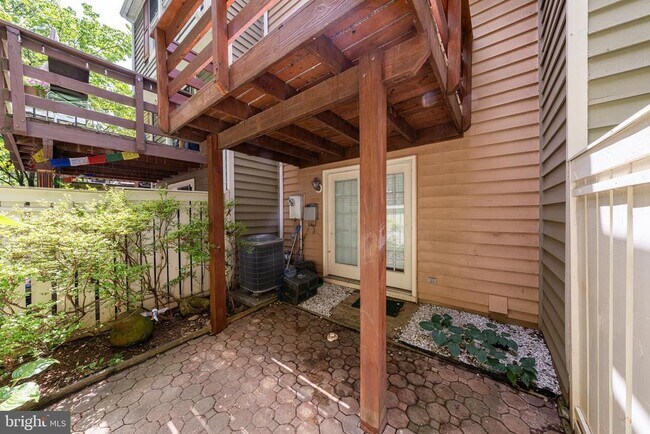 Building Photo - 1931 Belmont Ridge Ct