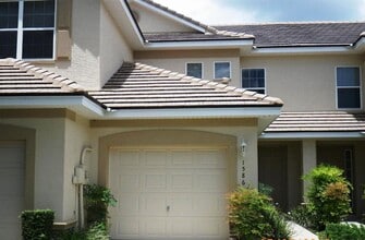 Building Photo - Brentwood Townhome with Social Membership