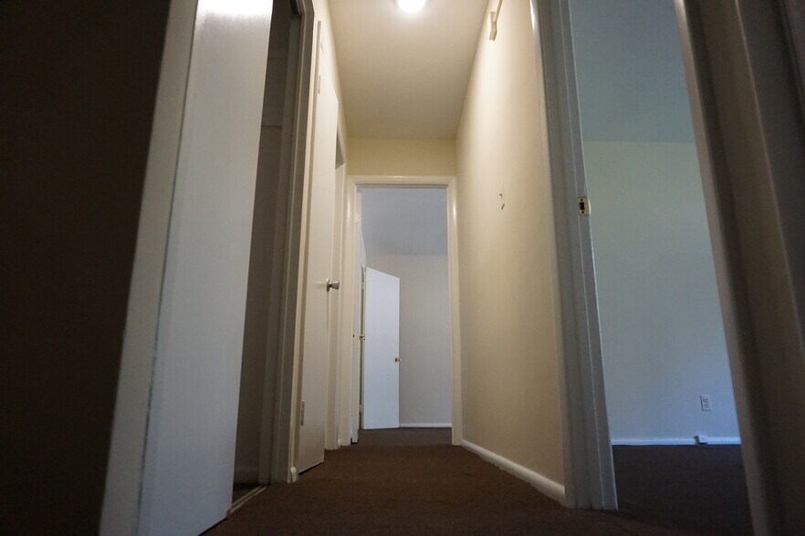 Building Photo - 4330 Hartwick road