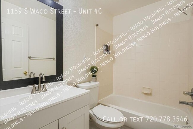 Building Photo - 1159 S Waco St