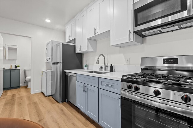 Building Photo - 838 Hilgard Ave