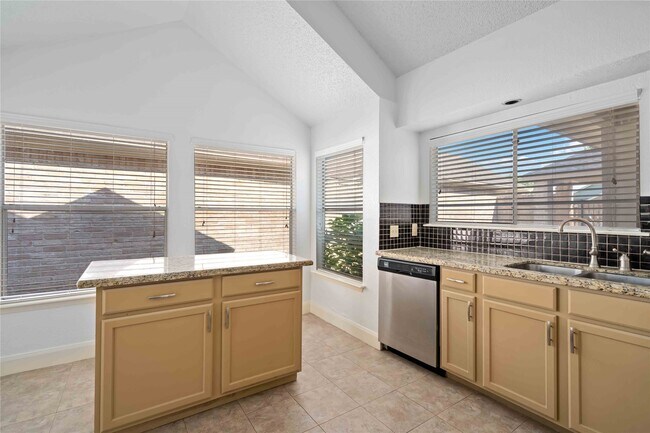 Building Photo - 16054 Hidden Acres Dr