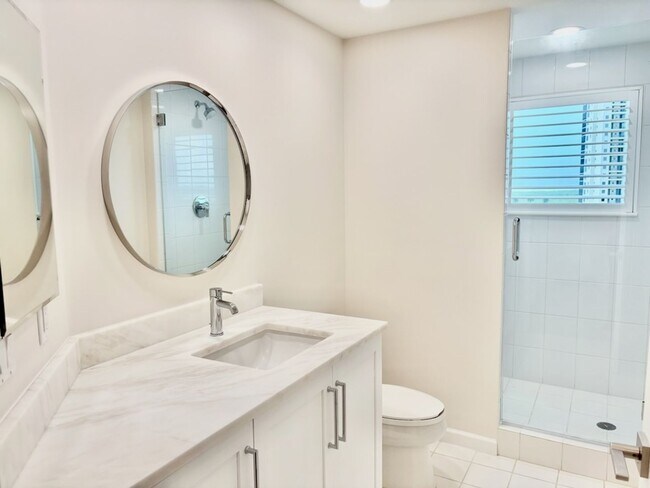 Building Photo - 1060 Borghese Ln