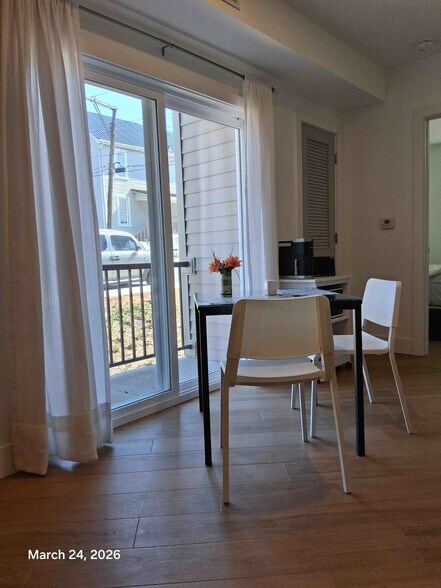 Dining area with 2-seat table - 517 18th St