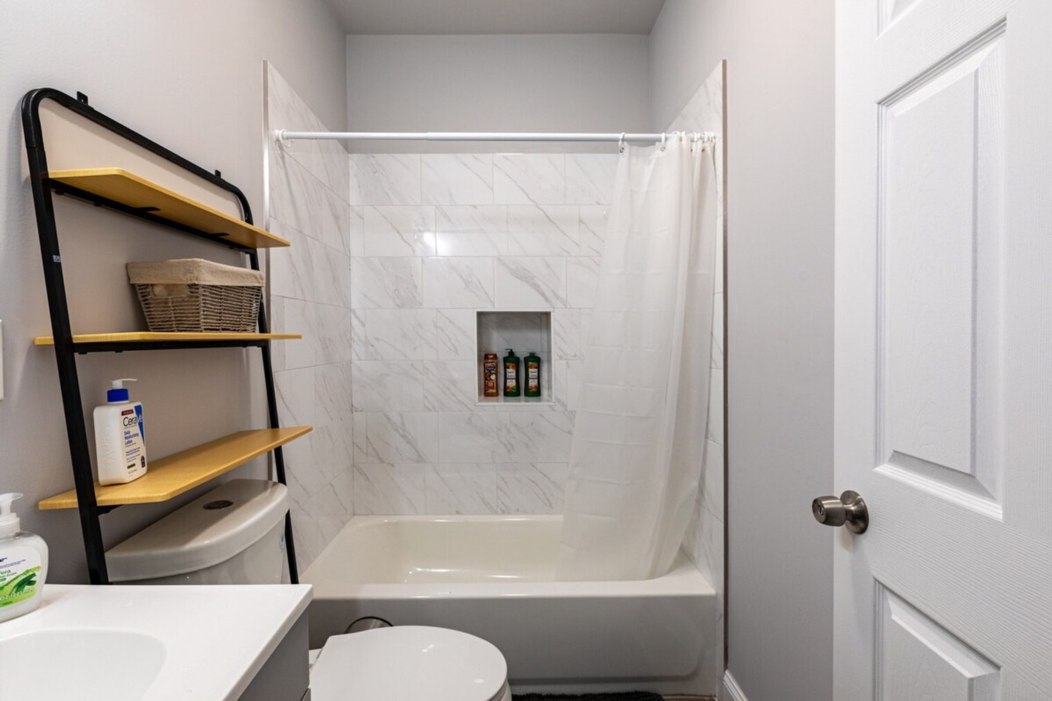 Building Photo - 1418 S 9th St