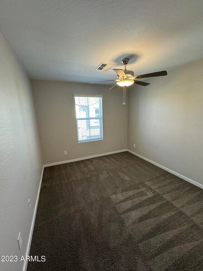 Building Photo - Newer townhome for rent in Tempe!