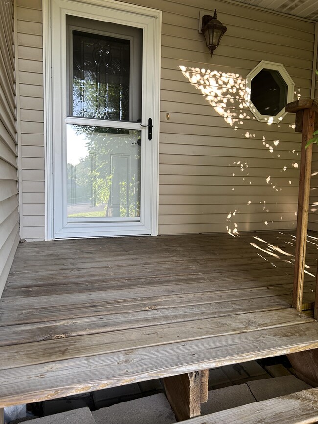 Building Photo - 3240 E Capitol Ave