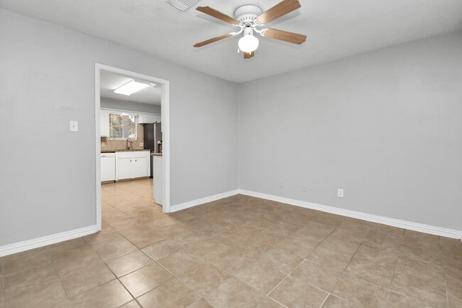 Building Photo - 24118 Spring Gum Dr
