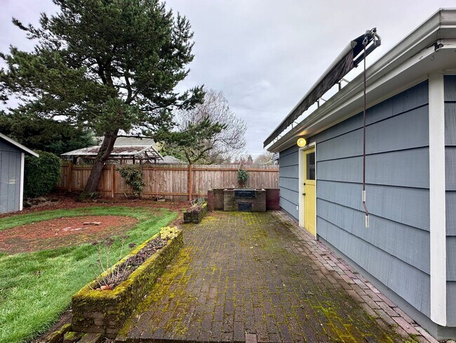 Building Photo - Bungalow Style Single-Family Home in Mt. Tabor Neighborhood