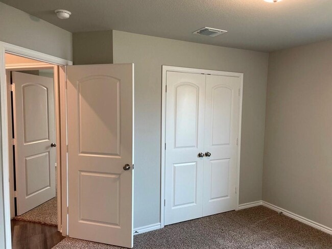 Building Photo - 7722 Merry Oaks Cv