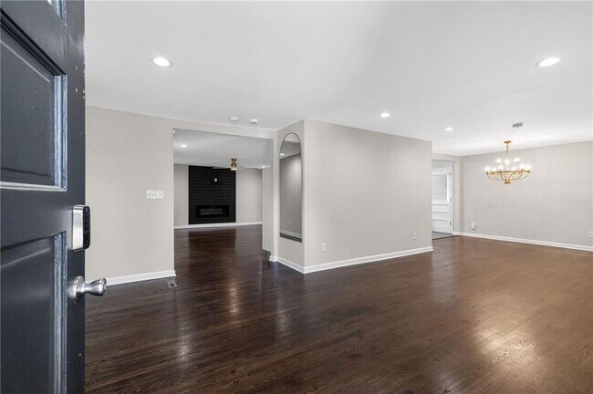 Building Photo - 147 Hermer Cir NW