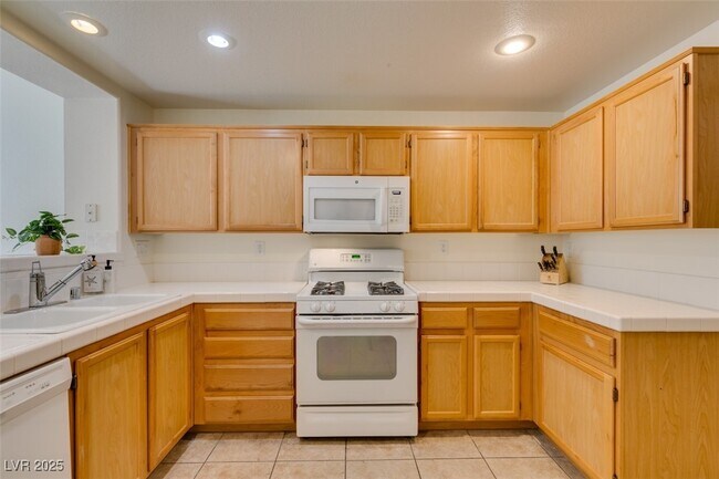 Building Photo - 10220 Delray Beach Ave