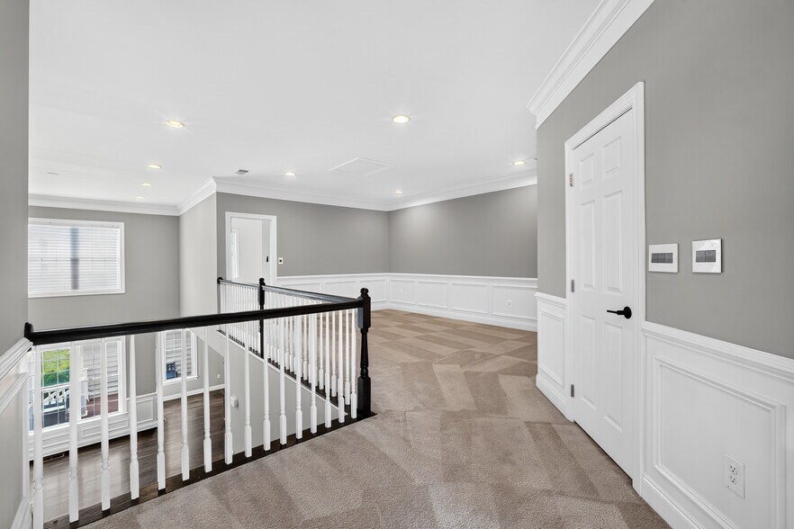 Building Photo - 23202 Evergreen Ridge Dr