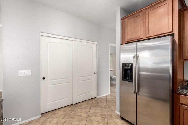 Building Photo - 4287 E Tyson St