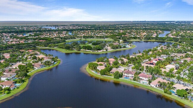 Building Photo - 926 Marina Dr