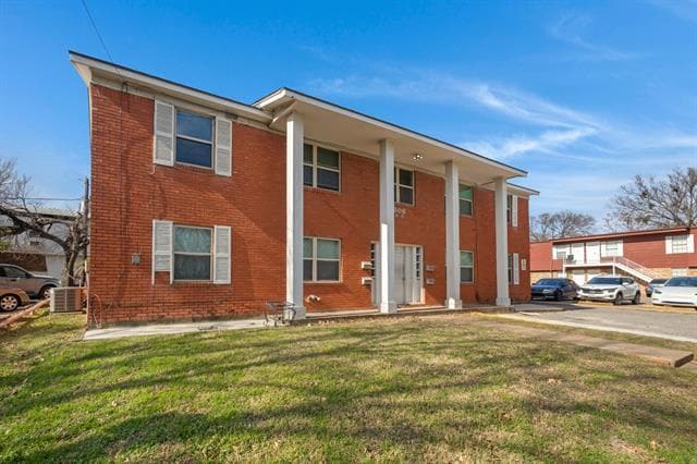 Building Photo - 308 College St