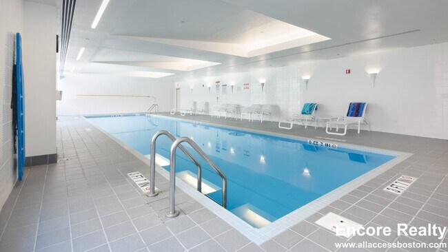 Building Photo - 285 Third St