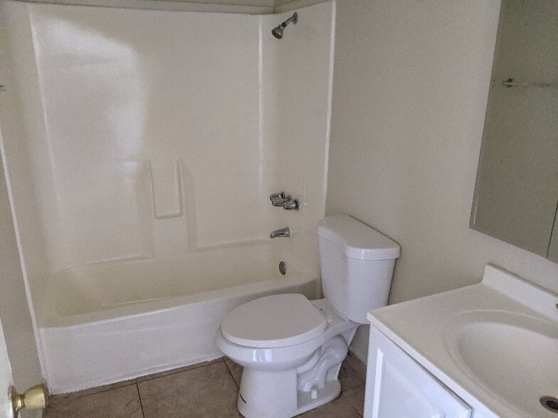 Building Photo - 144 W 42nd St