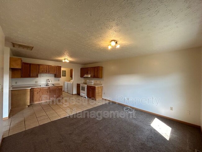 Primary Photo - 214 Woodsview Dr