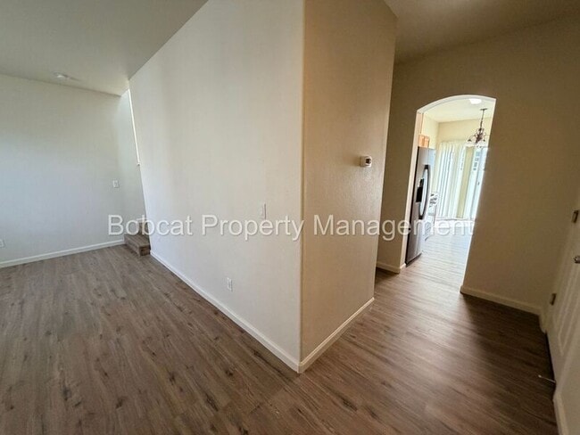 Building Photo - 1272 Woodside Dr