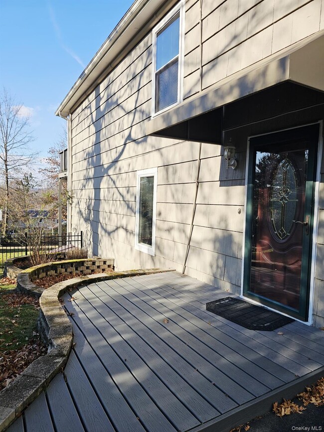 Building Photo - 624 Russet Rd