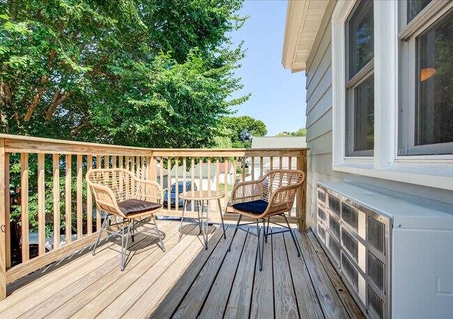 Building Photo - 156 Rodney Ct