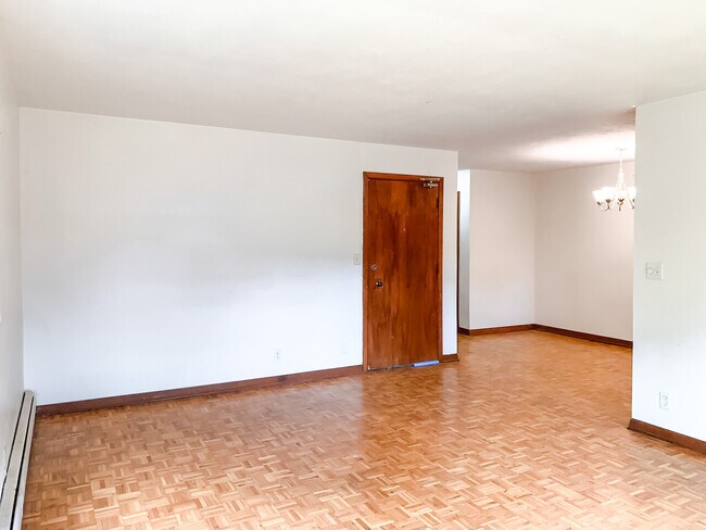 Building Photo - S 17th