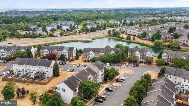 Building Photo - 44479 Watertown Terrace