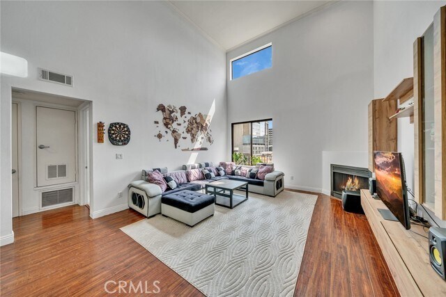 Building Photo - 625 S Berendo St