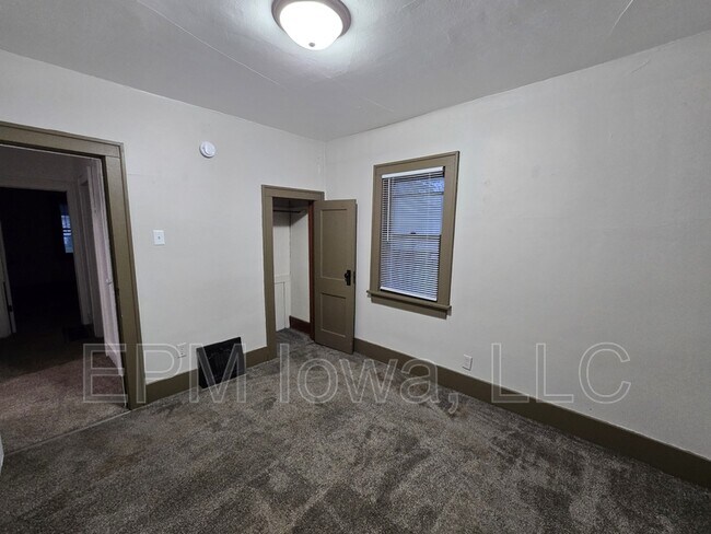 Building Photo - 115 Summit Ave