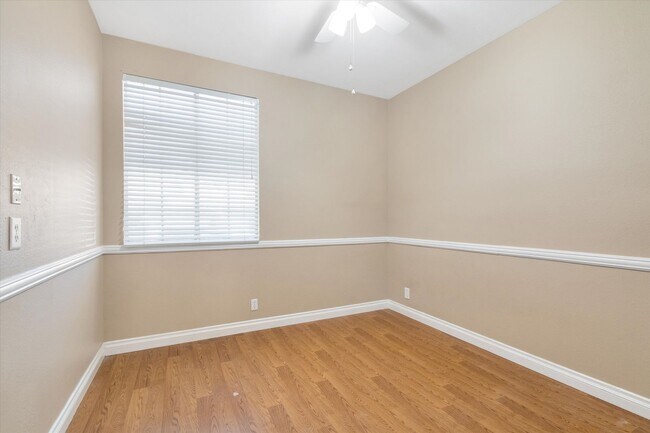 Building Photo - Great Single Story Summerlin Area Pool Home