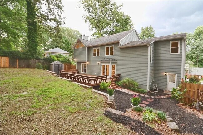 Building Photo - 2329 Milstead Cir NE