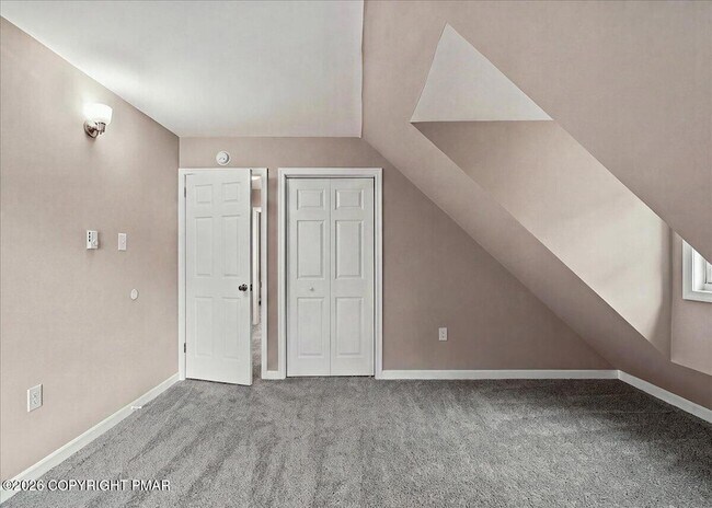 Building Photo - 5617 Pembrook Dr