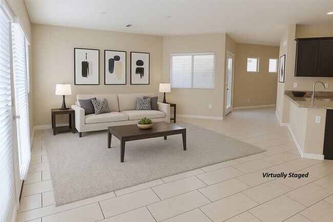 Building Photo - Lovely 2 Story Home!