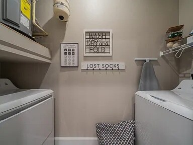 Building Photo - Affordable Comfort with Modern Style!