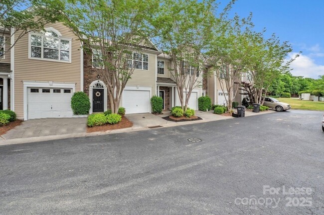 Building Photo - 1915 Travertine Ln