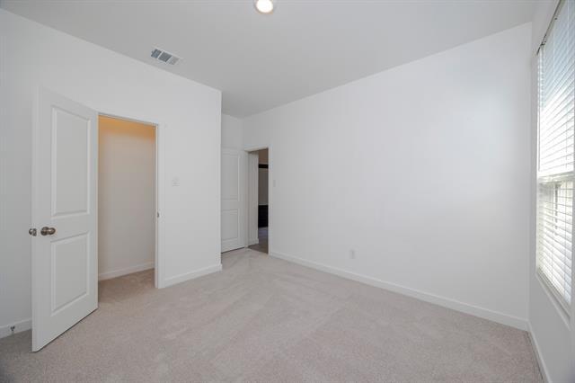 Building Photo - 2220 Pommel Ln