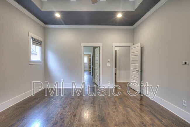 Building Photo - 1537B Battlefield Dr