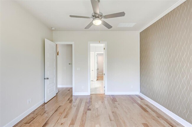 Building Photo - 345 Fort Cobb Way