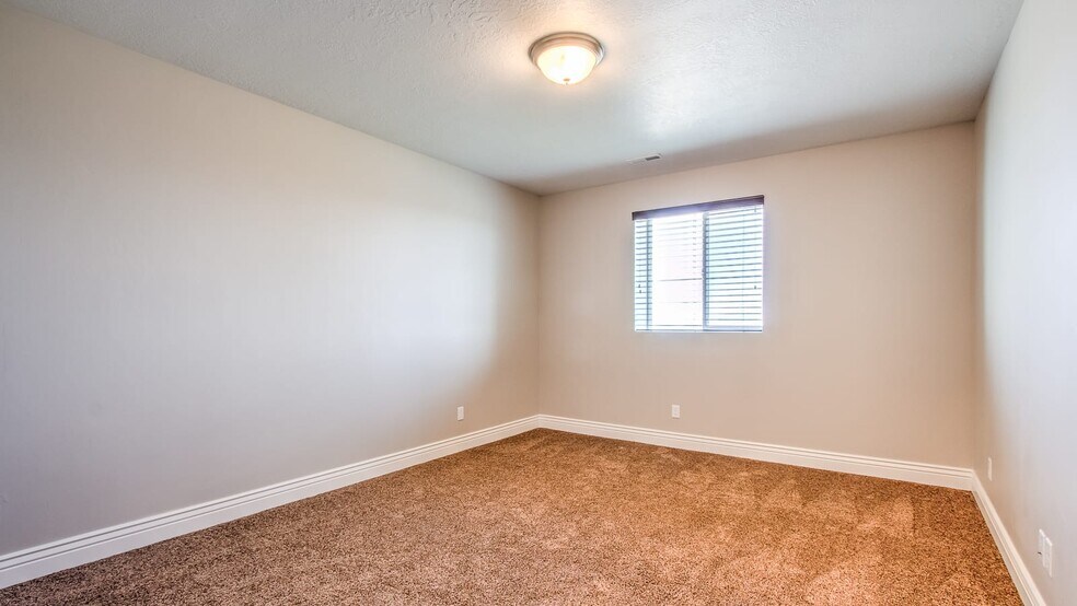 Building Photo - 853 W Horizon Dr
