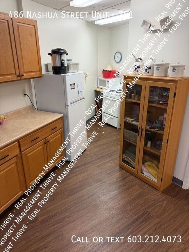 Building Photo - 486 Nashua St