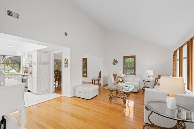 Building Photo - 2626 Erickson Dr