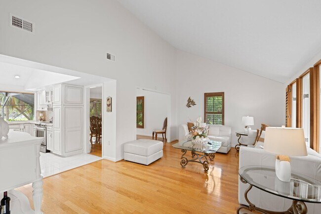 Building Photo - 2626 SE Erickson Dr