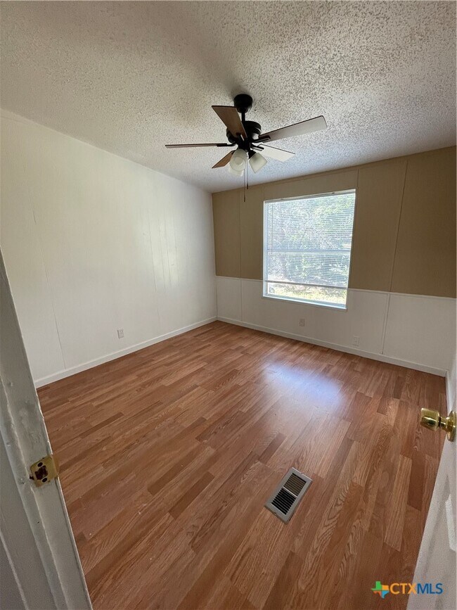 Building Photo - 629 Buck Trail