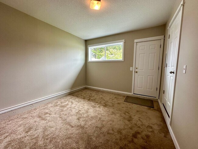 Building Photo - LF1460-B