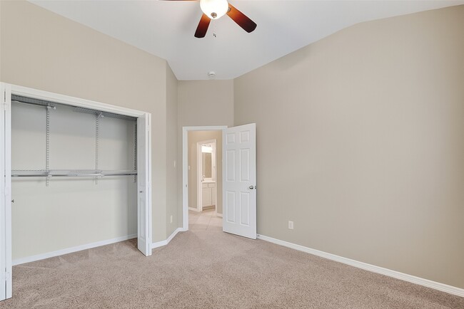 Building Photo - 3226 W Trail Dr