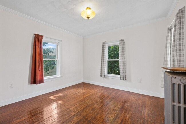 Building Photo - 42 Alden Pl