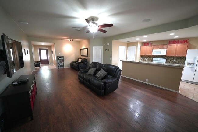 Building Photo - Immaculate Rental in Schertz! Realtor Commission: $500