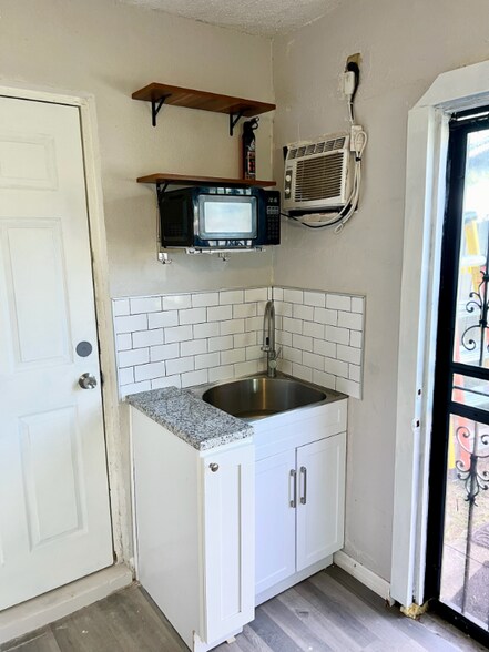 Building Photo - 4494 Weldon Pl