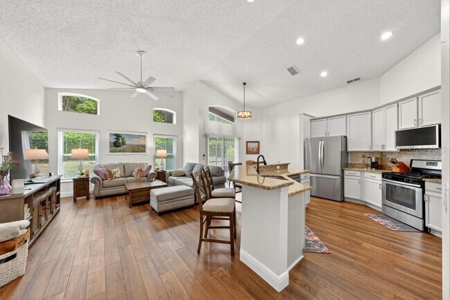 Building Photo - 5477 Glen Oak Pl
